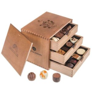 ChocoGrande - Ladies - Chocolates Wooden box with chocolates Chocolissimo > Pralines Chocolissimo