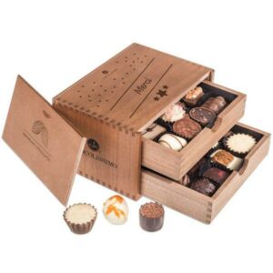 Chocolaterie Merci Chocolates Chocolates in a wooden box Chocolissimo > Pralines Chocolissimo