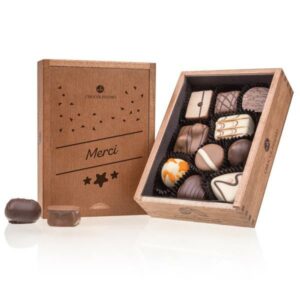 Elegance Merci Chocolates Chocolates in a wooden box Chocolissimo > Pralines Chocolissimo