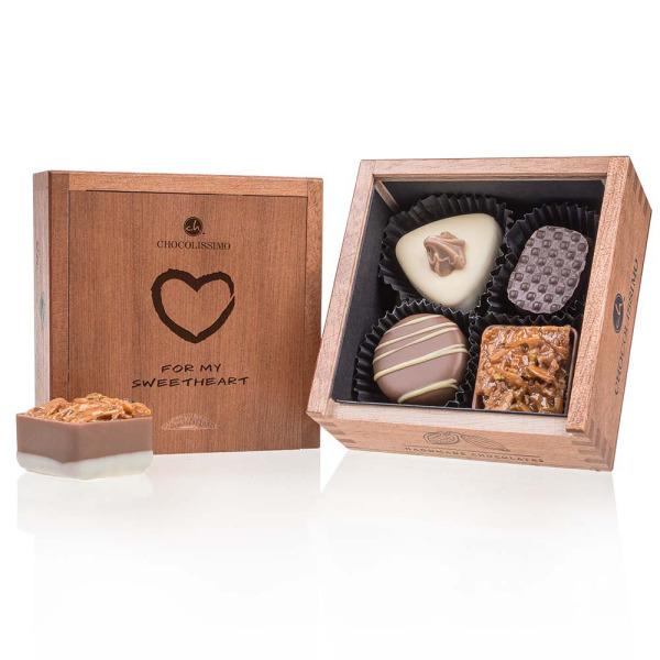 Elegance Mini - Love - Valentine - Chocolates Chocolates in a wooden box Chocolissimo > Pralines Chocolissimo