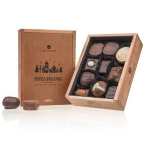 Merry Elegance - Without alcohol - Chocolates Chocolates in a wooden box Chocolissimo > Chocolate gifts Chocolissimo