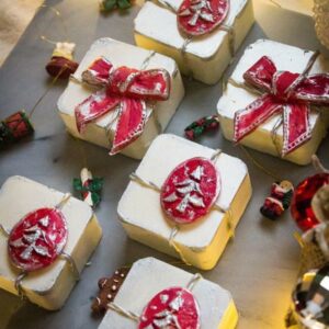 Christmas Theme Cake Truffles | Globalchocostore