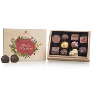 Wooden box de maman Chocolates Chocolates in a wooden box Chocolissimo > Chocolate gifts Chocolissimo
